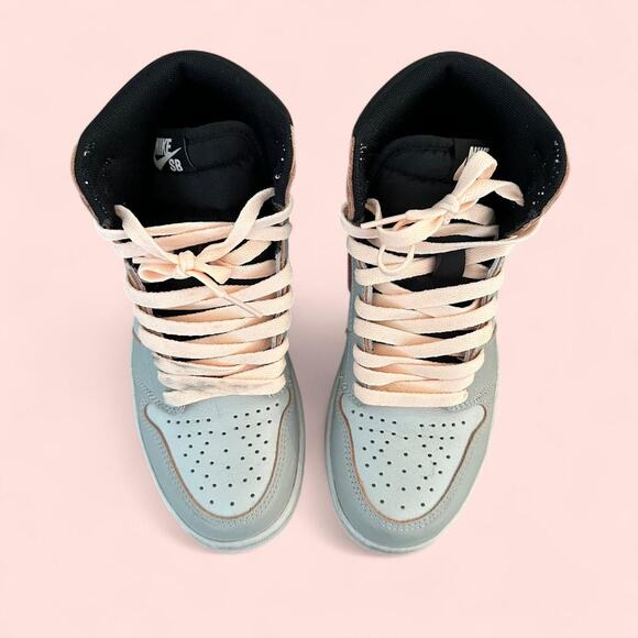 Jordan 1 Retro High OG Defiant SB - Picture 2 of 5